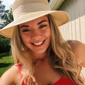 Meet your Posher, Brooke